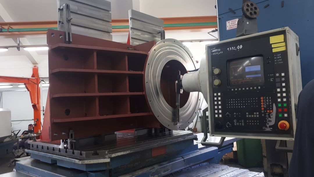 Horizontal milling and boring machine